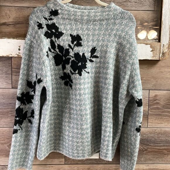 OLIVER O Ladies Houndtooth Floral Crew Neck Sweater Large Blue Gray and Black - Picture 4 of 8